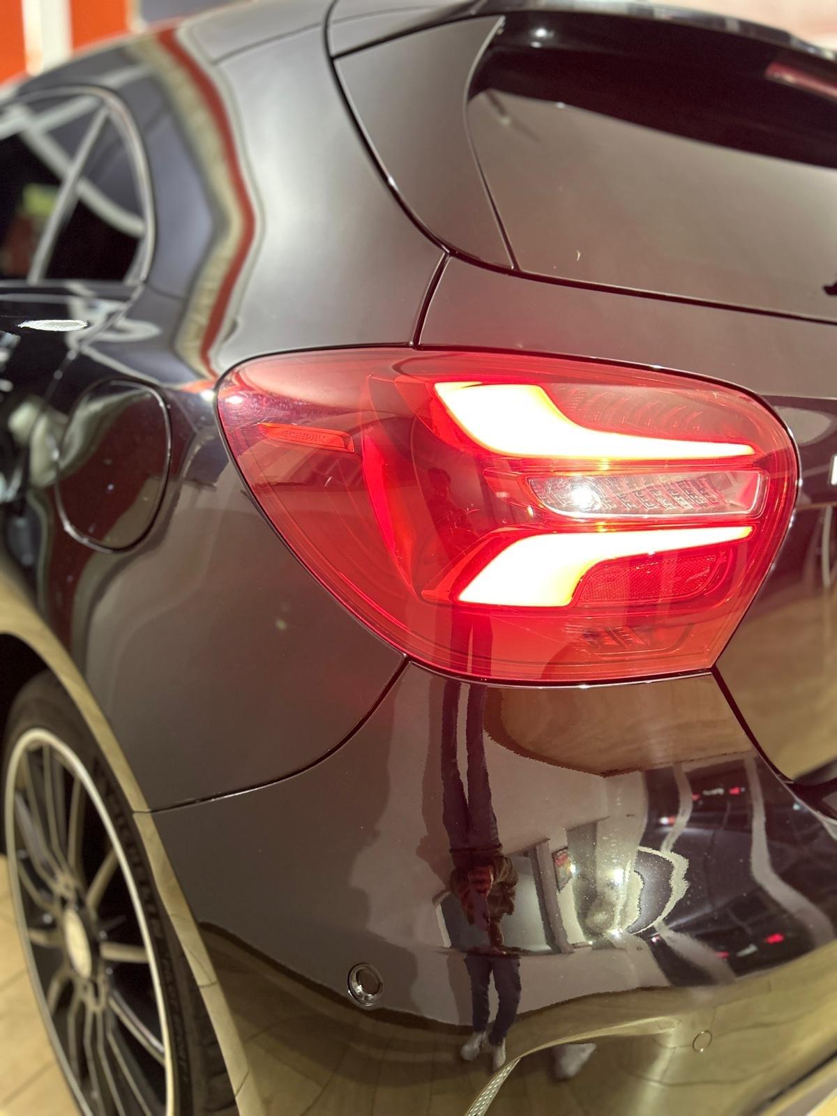 Mercedes-benz A160d Premium AMG -2017