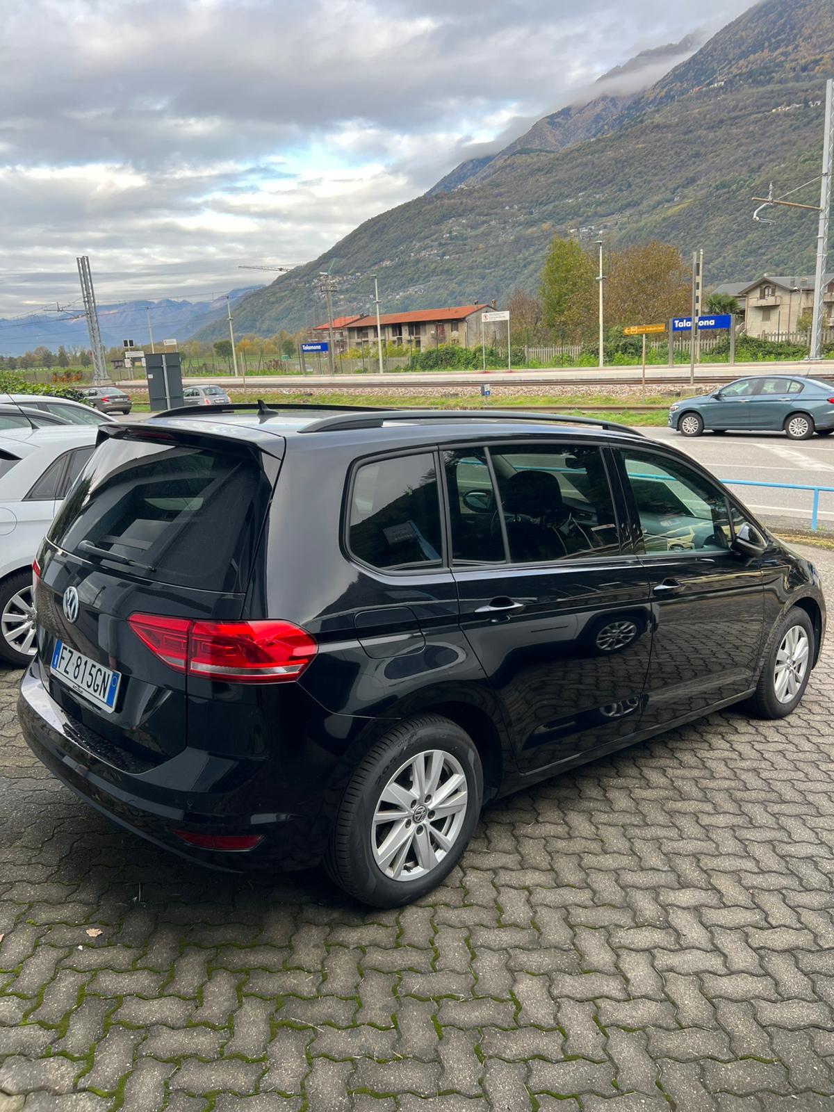 Volkswagen Touran 2.0 TDI 115 CV DSG Business BlueMotion Technology