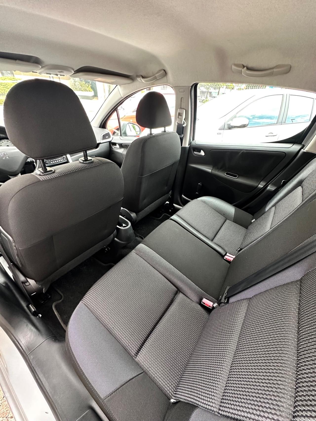 Peugeot 207 1.4Bz 95CV 5p Allure -Neopatentati
