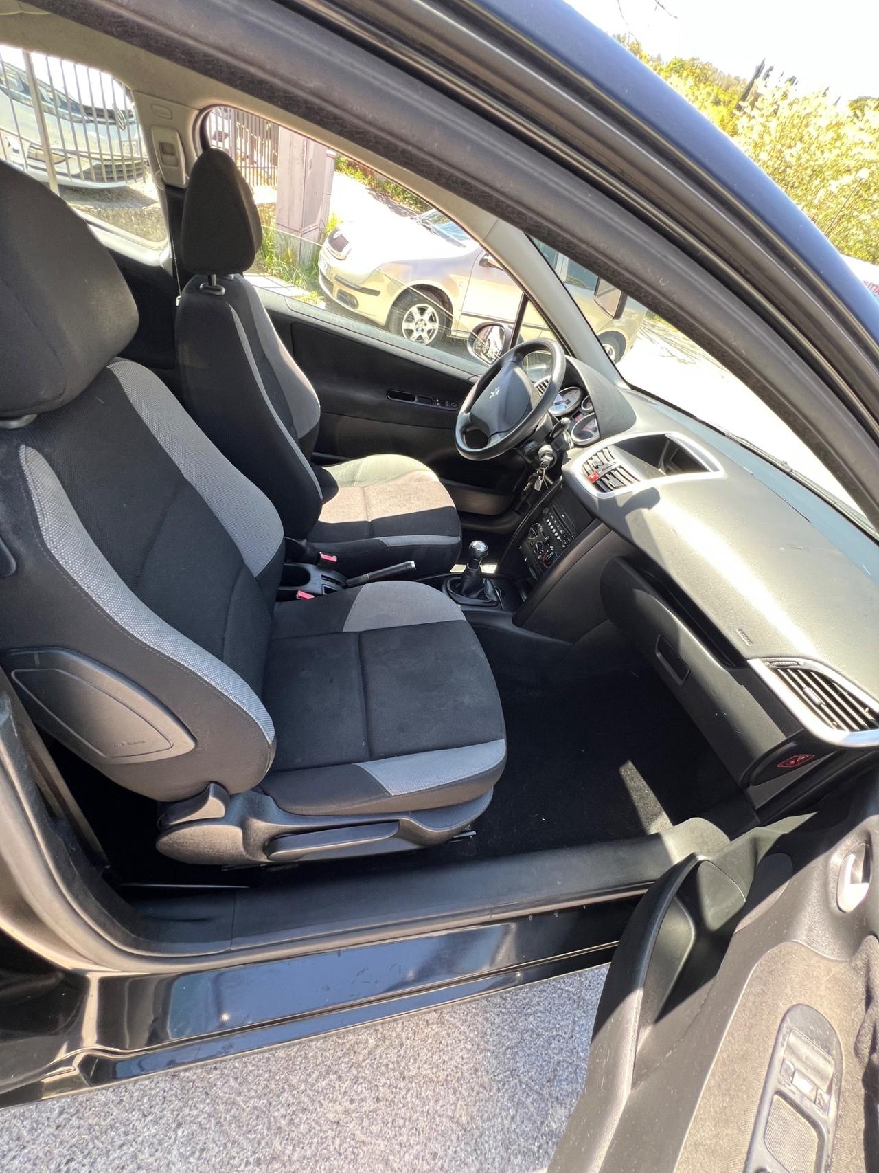 Peugeot 207 1.4 VTi 95CV 3p. ONE Line