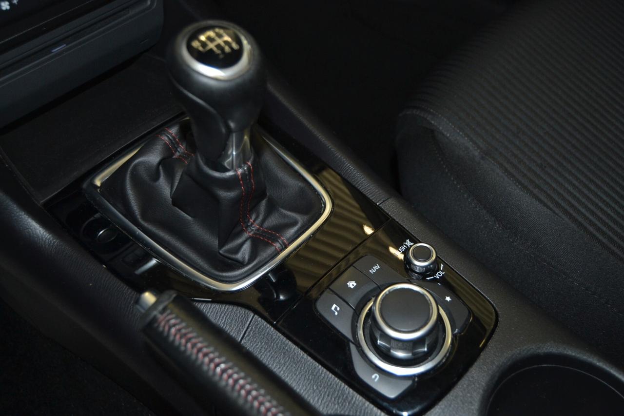Mazda3 1.5 Skyactiv-D Exceed Cruise/Xenon/UNIPRO