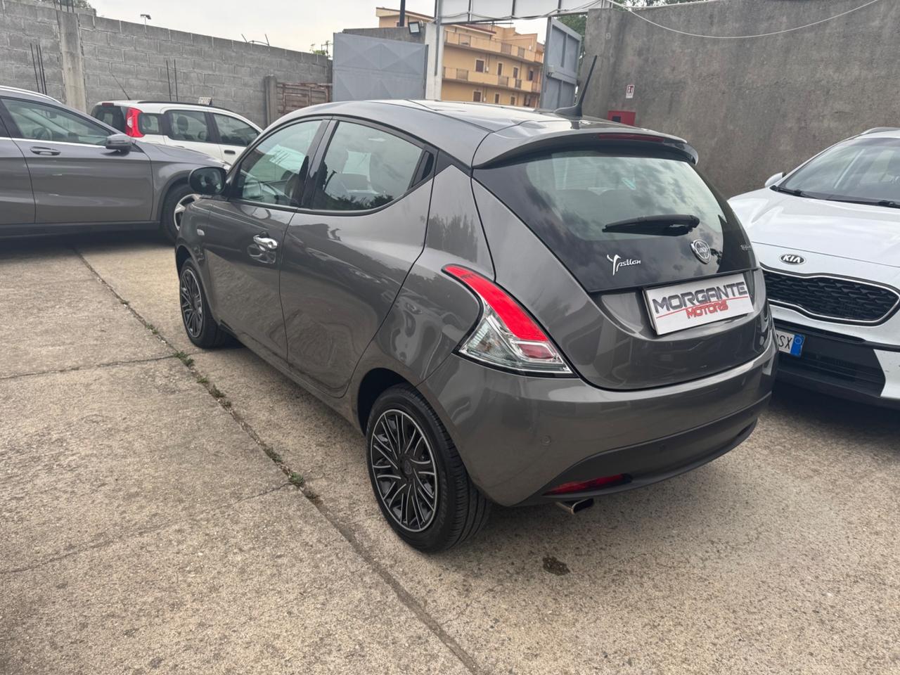 Lancia Ypsilon 1.0 69cv FireFly S&S Hybrid Gold 2022