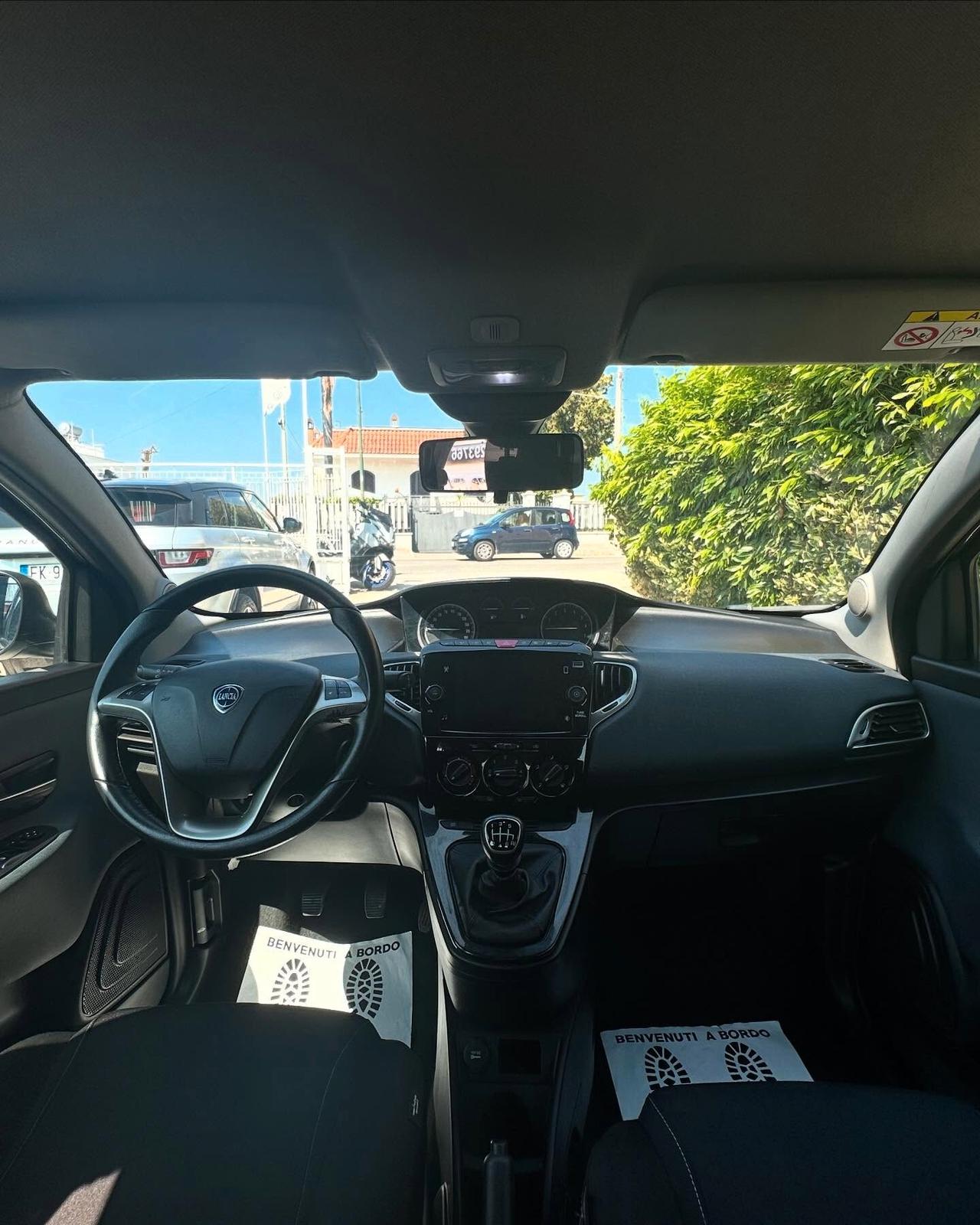 Lancia Ypsilon 1.0 FireFly 5 porte S&S Hybrid Ecochic Gold