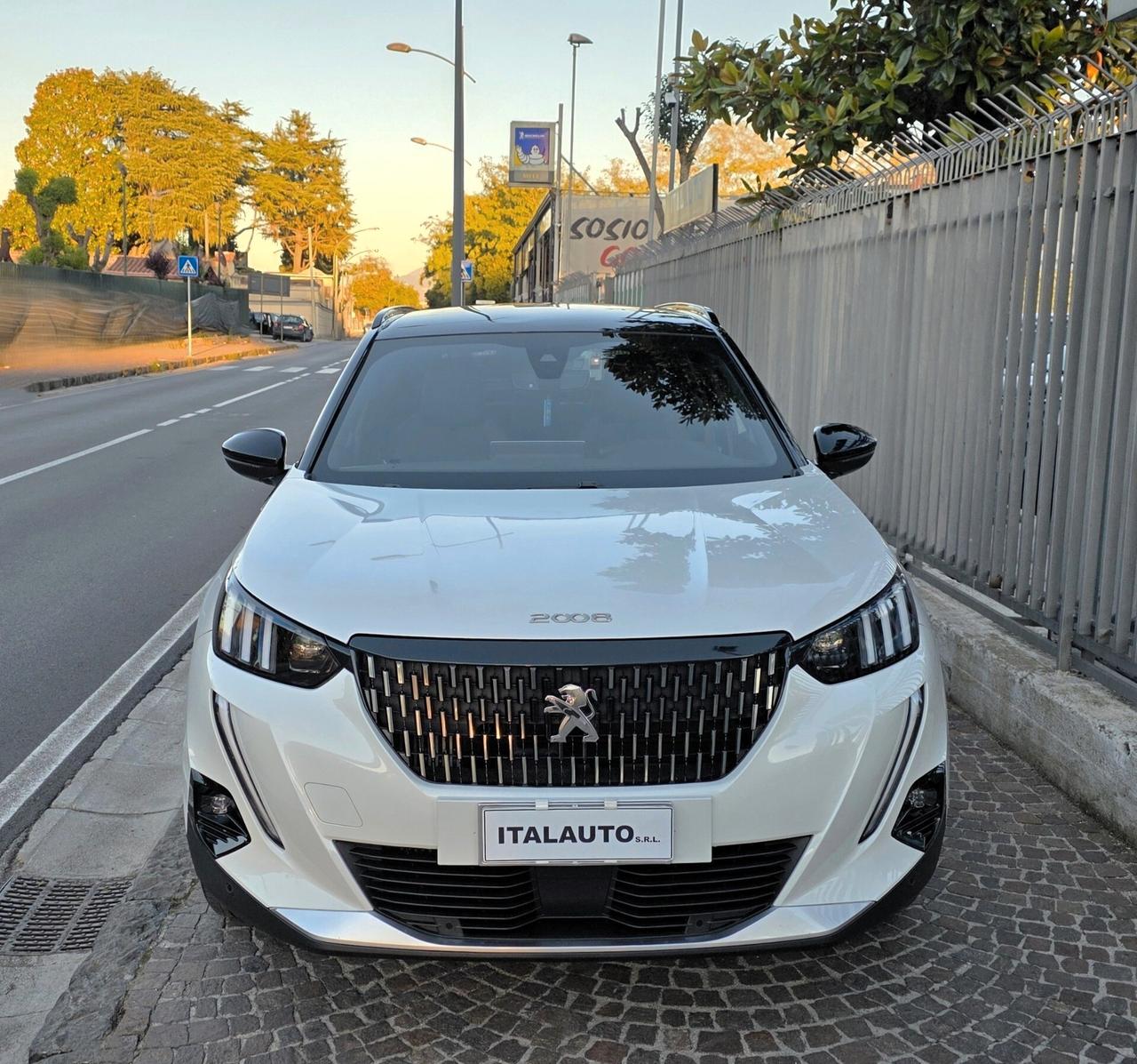 Peugeot 2008 PureTech 130 S&S EAT8 GT