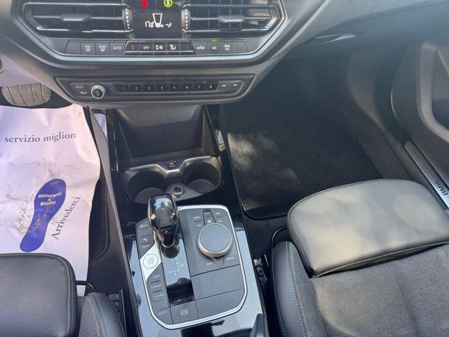 BMW 118 i 5p. Luxury 140CV AUTOM. NAVI