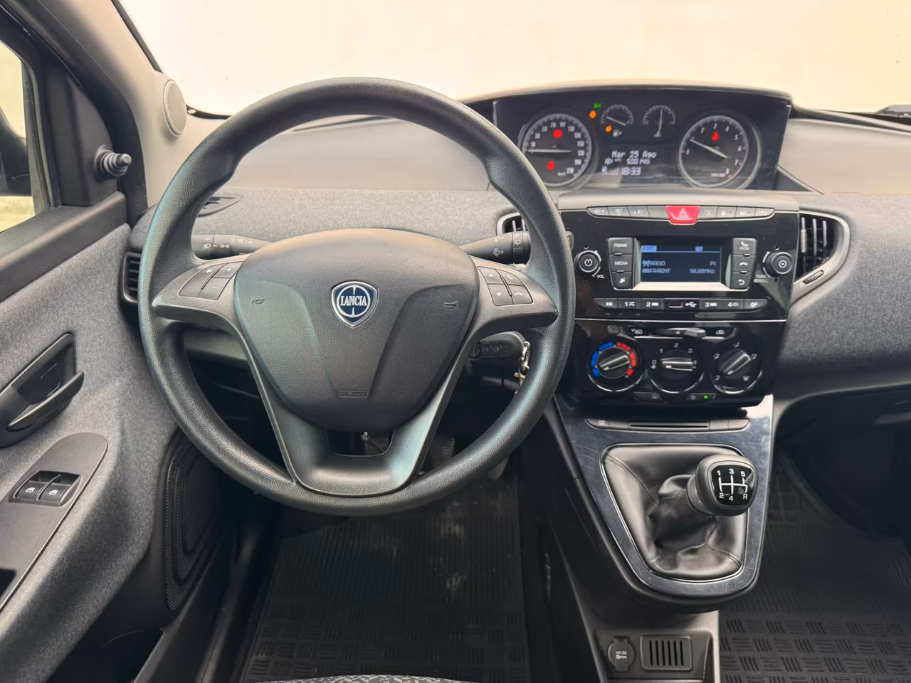 LANCIA YPSILON 1.2 69CV 2018!!! GPL DI CASA MADRE!!!