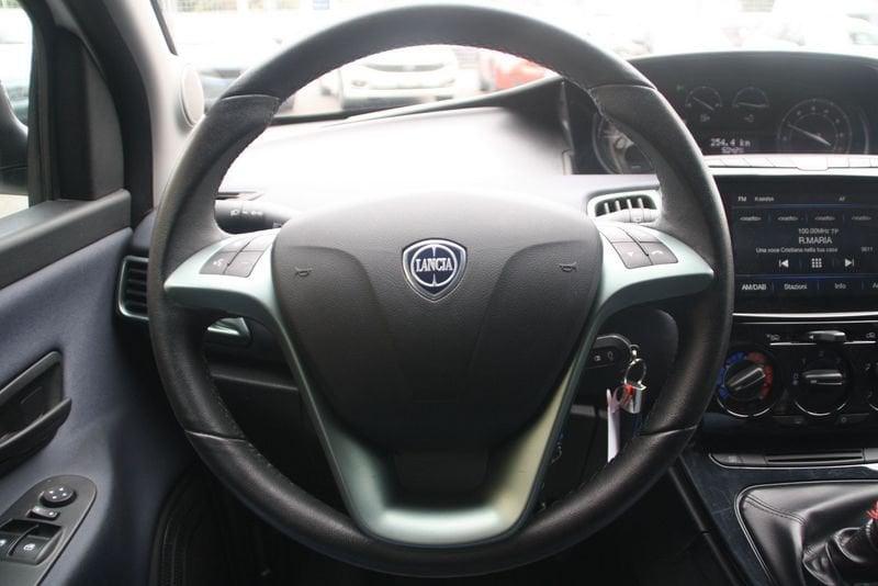 Lancia Ypsilon 1.0 FireFly 5 porte S&S Hybrid Platino