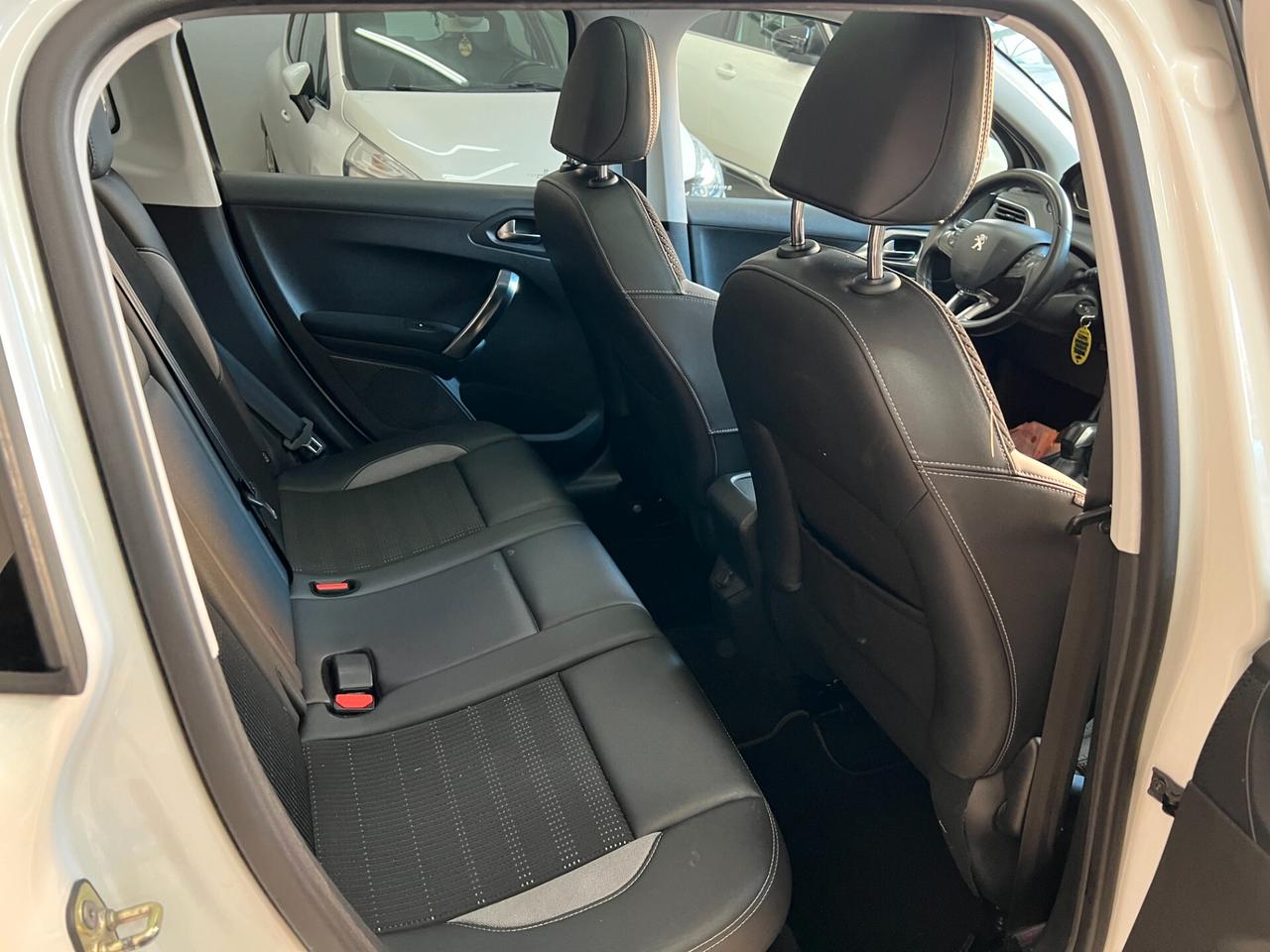 Peugeot 2008 1.6 e-HDi 92 CV Stop&Start Allure