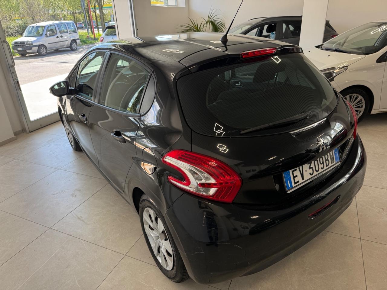 Peugeot 208 PureTech 82 5 porte Allure