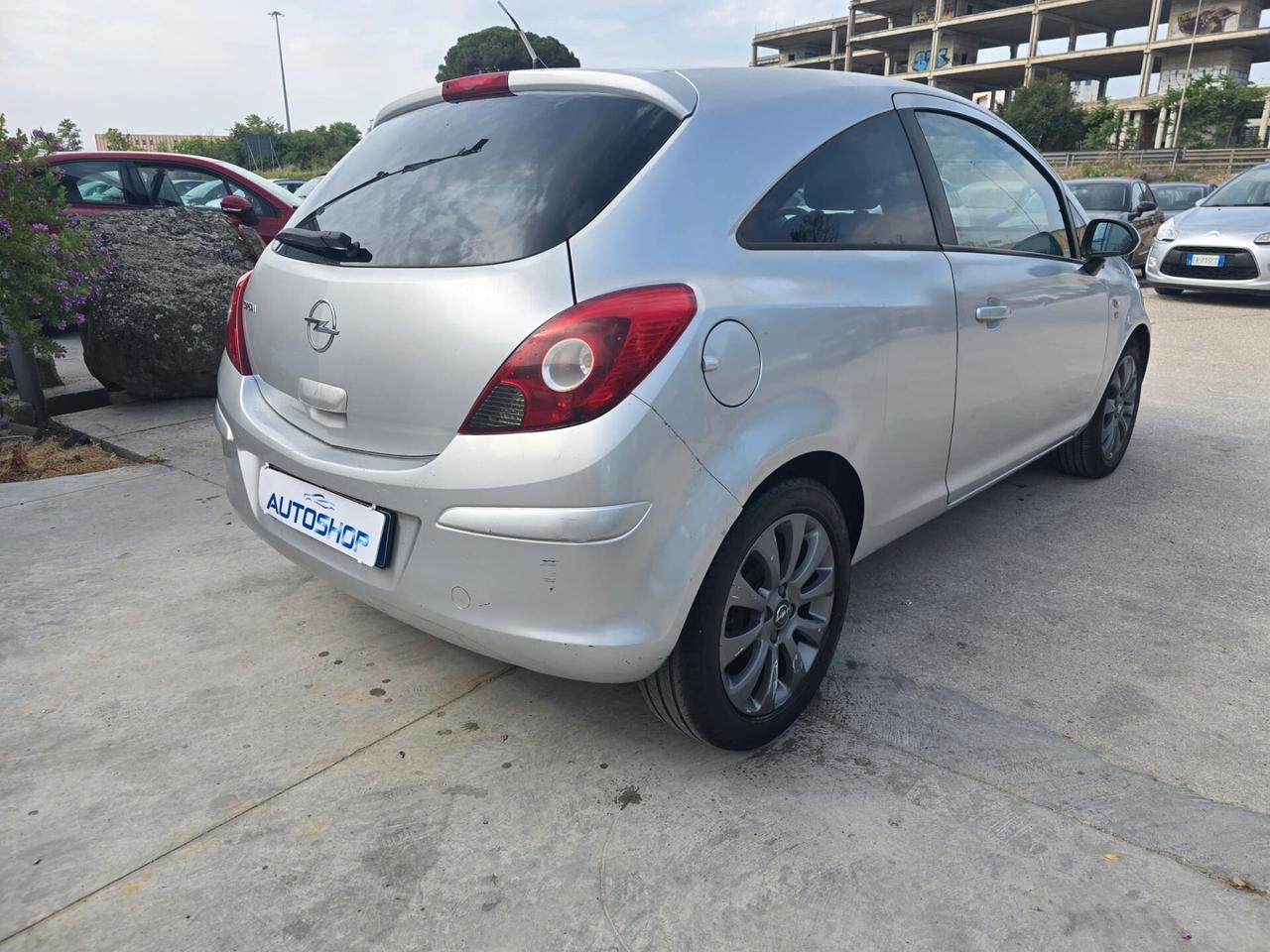 Opel Corsa 1.2 3 porte b-color