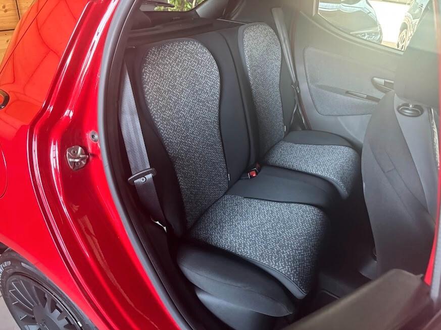 Lancia Ypsilon 1.0 5 porte Hybrid 50.000KM NEOPATENTATI