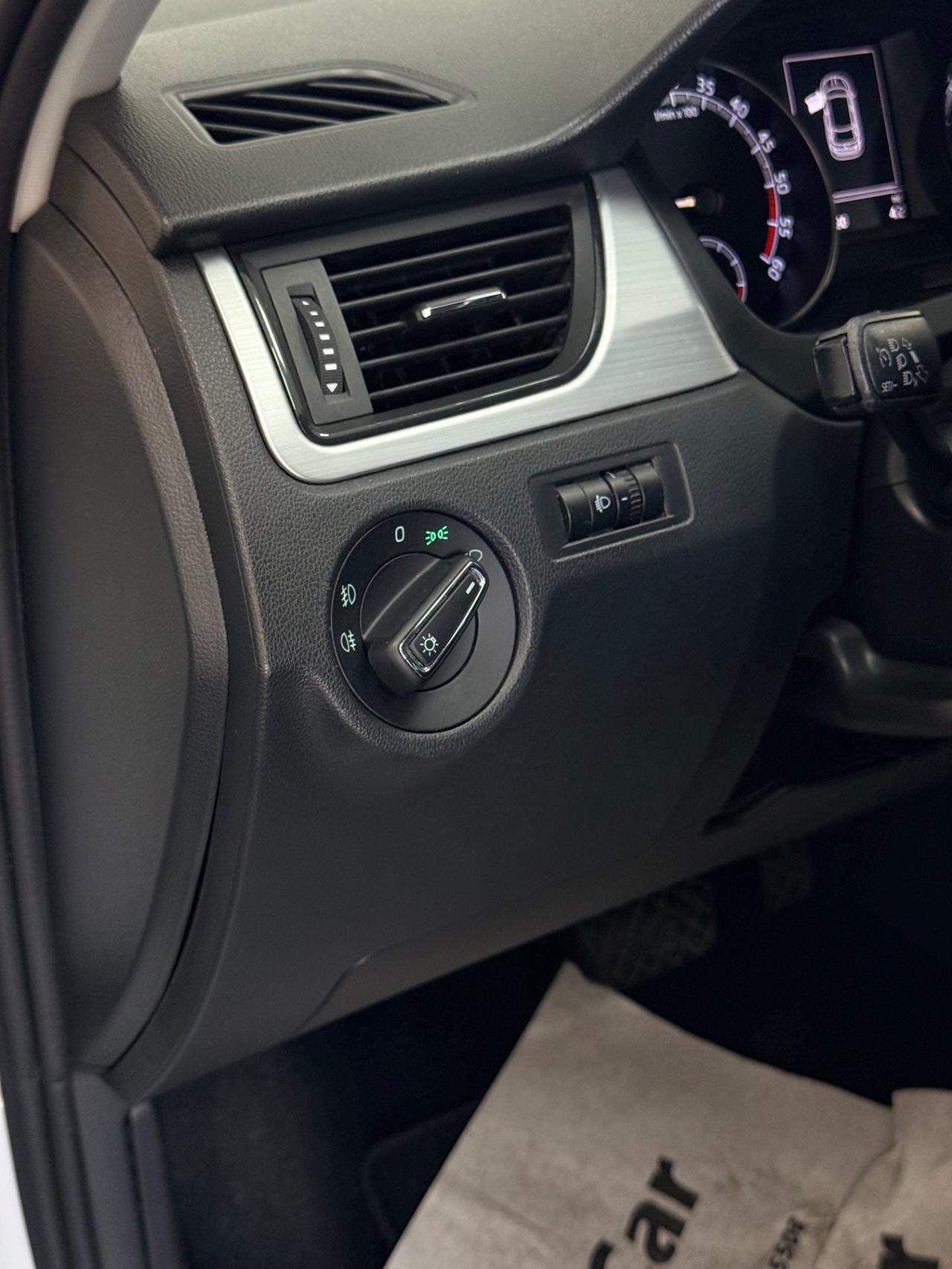 Skoda Rapid 1.4 TDI 90 CV DSG Executive 08/2018 NEOPATENTATI EURO 6B