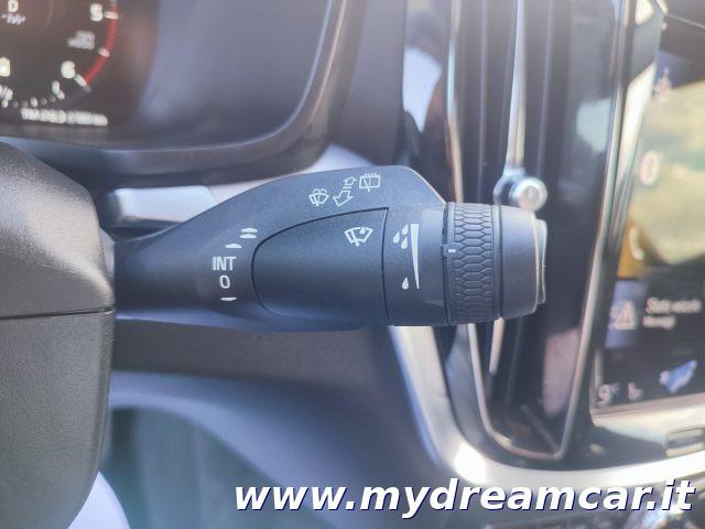 VOLVO V60 B4 (d) Geartronic Momentum Business Pro