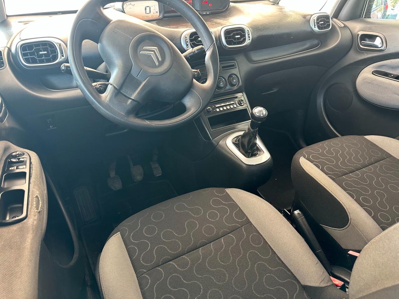 Citroen C3 Picasso 1.6 HDi (12 RATE)