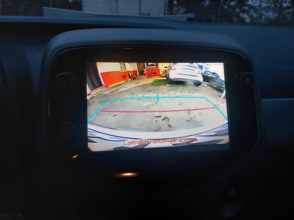 Toyota Aygo 1.0 VVT-i 72 CV 5 porte x-play MMT