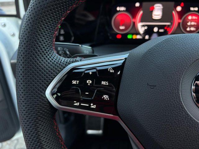 VOLKSWAGEN Golf VIII 2.0 TSI DSG GTI