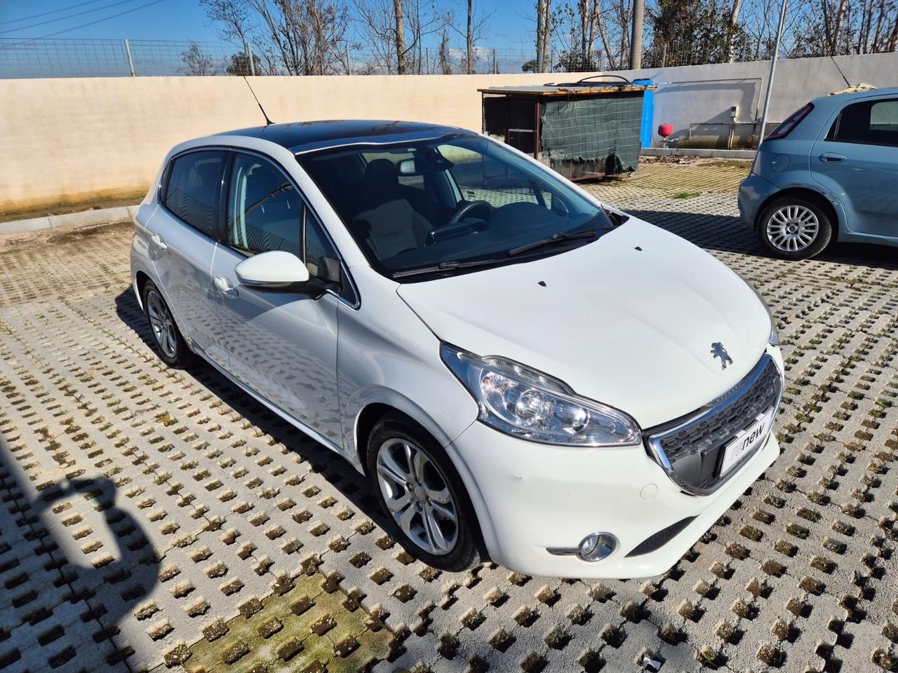 Peugeot 208 1.4 HDi 5 porte Allure tetto panoramico