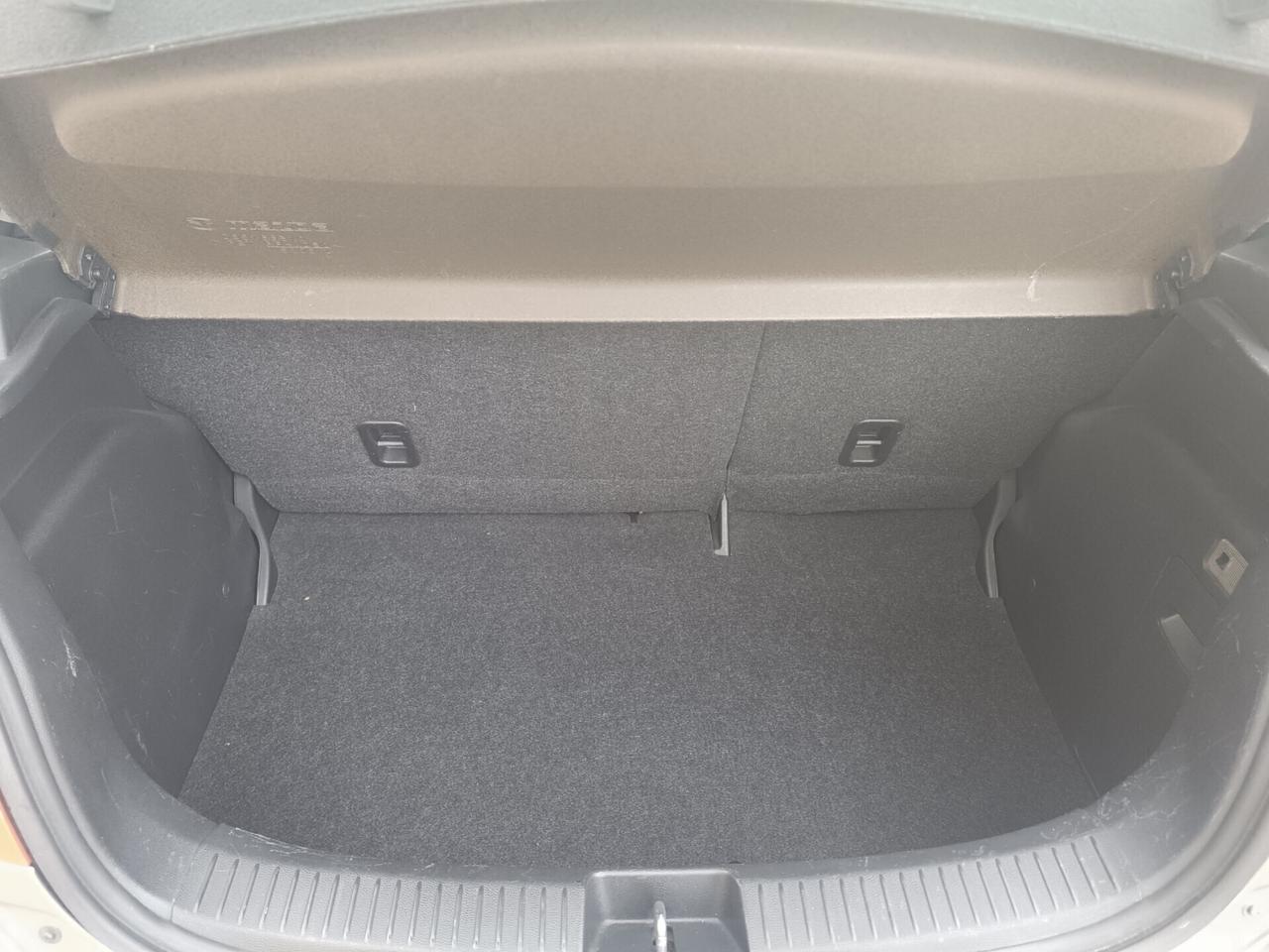Mazda 2 1.3 75CV TRENDY CERCHI LEGA COMANDI AL VOLANTE