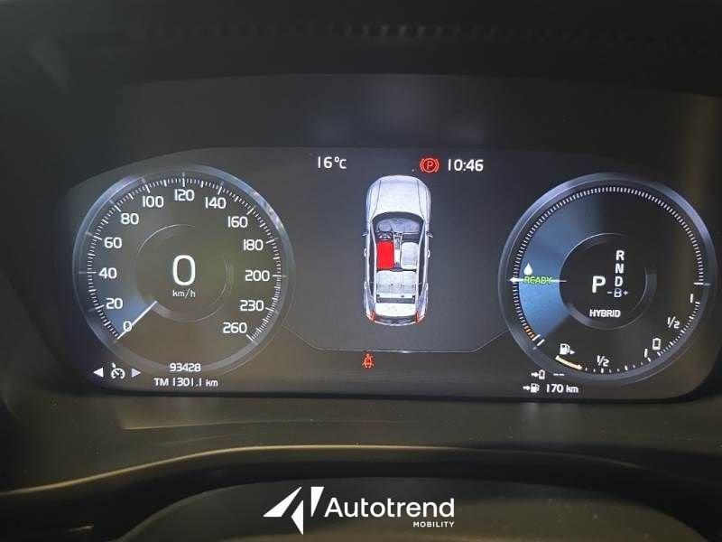 Volvo XC40 Recharge T4 129+82 CV Plug-In Hybrid Automatica Recharge Ultimate Dark N1 Autocarro