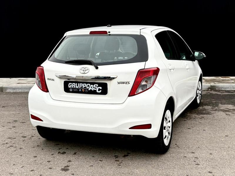 Toyota Yaris 5 Porte 1.0 BENZ 69 CV ADATTA A NEOPATENTATI