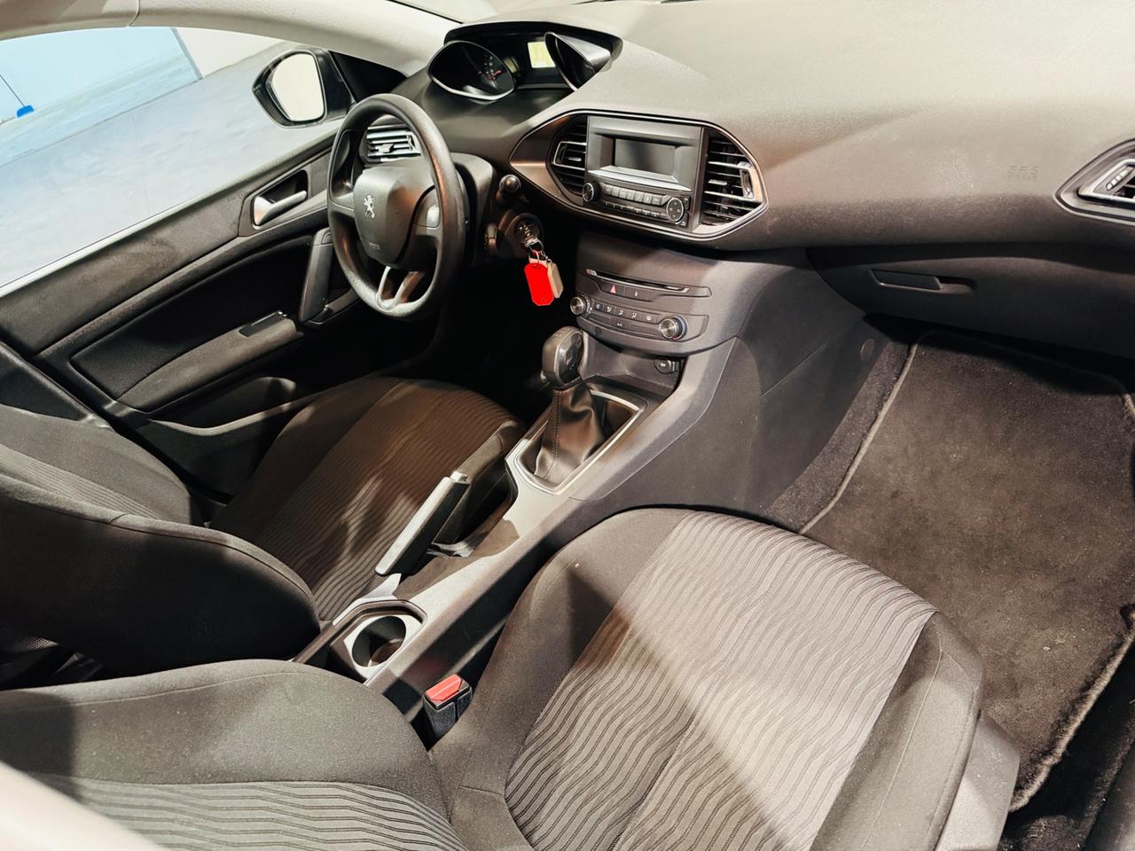 Peugeot 308 BlueHDi 100 S&S Business