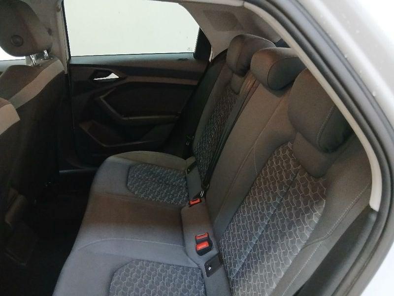 Audi A1 Sportback 30 1.0 tfsi Identity Black 116cv