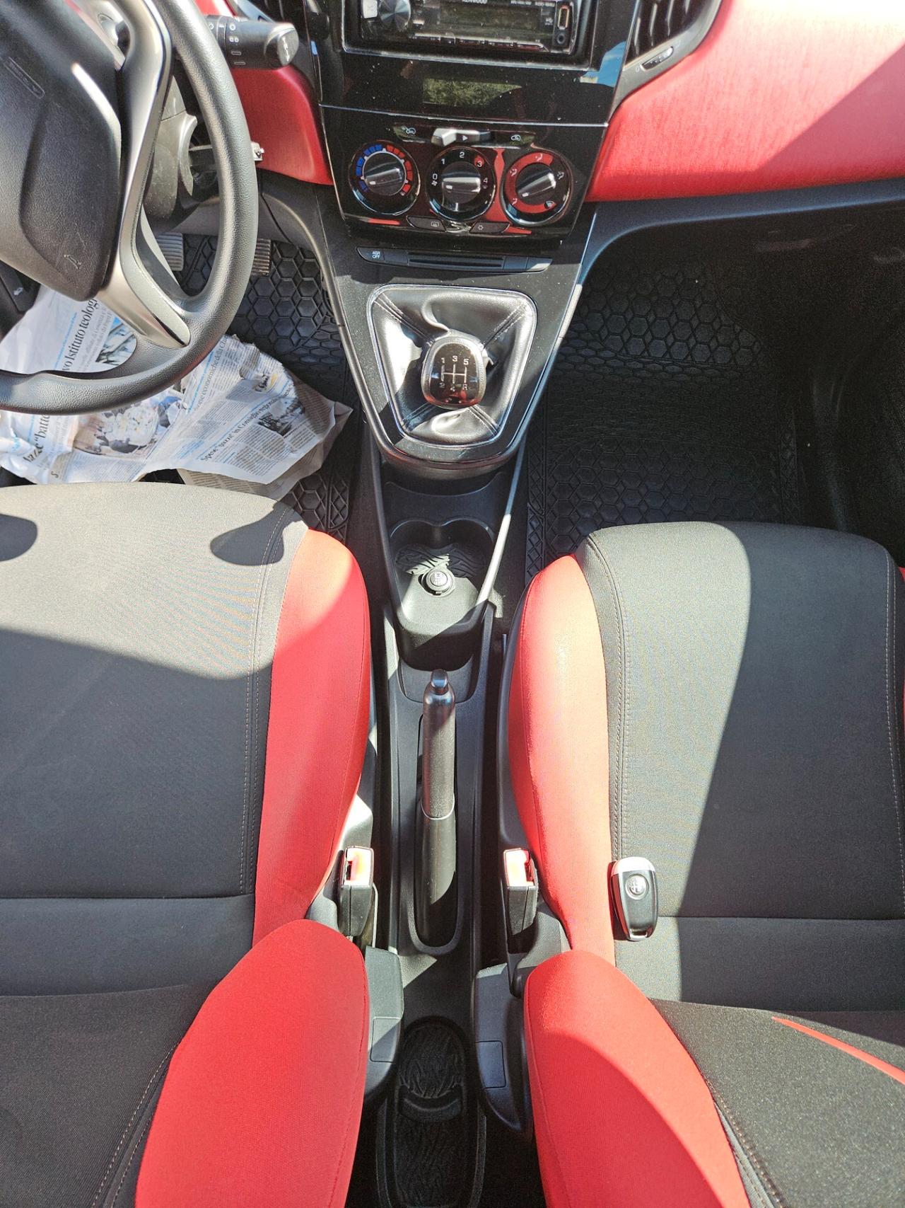 Lancia Ypsilon 1.3 MJT 16V 95 CV 5 porte S&S Gold