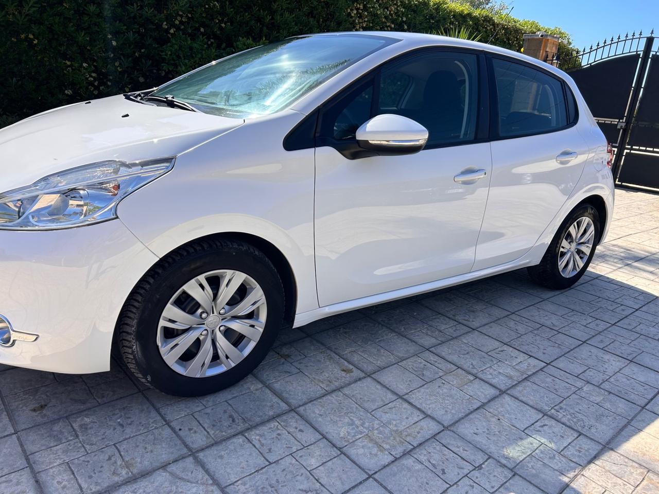 Peugeot 208 1.4 HDi 68 CV 5 porte Access
