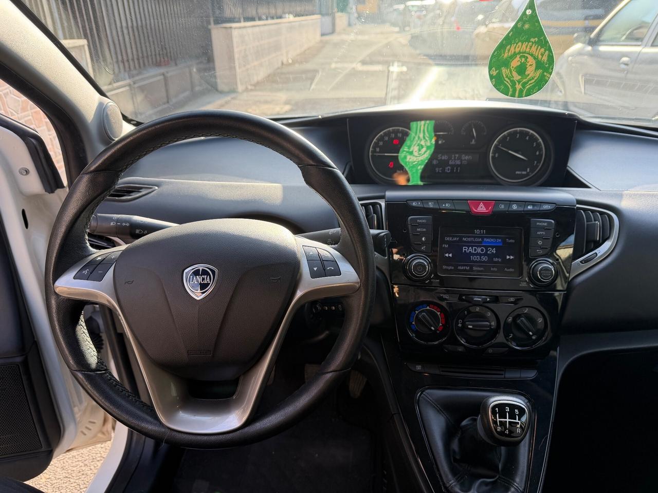 Lancia Ypsilon 1.2 69 CV 5 porte S&S Platinum