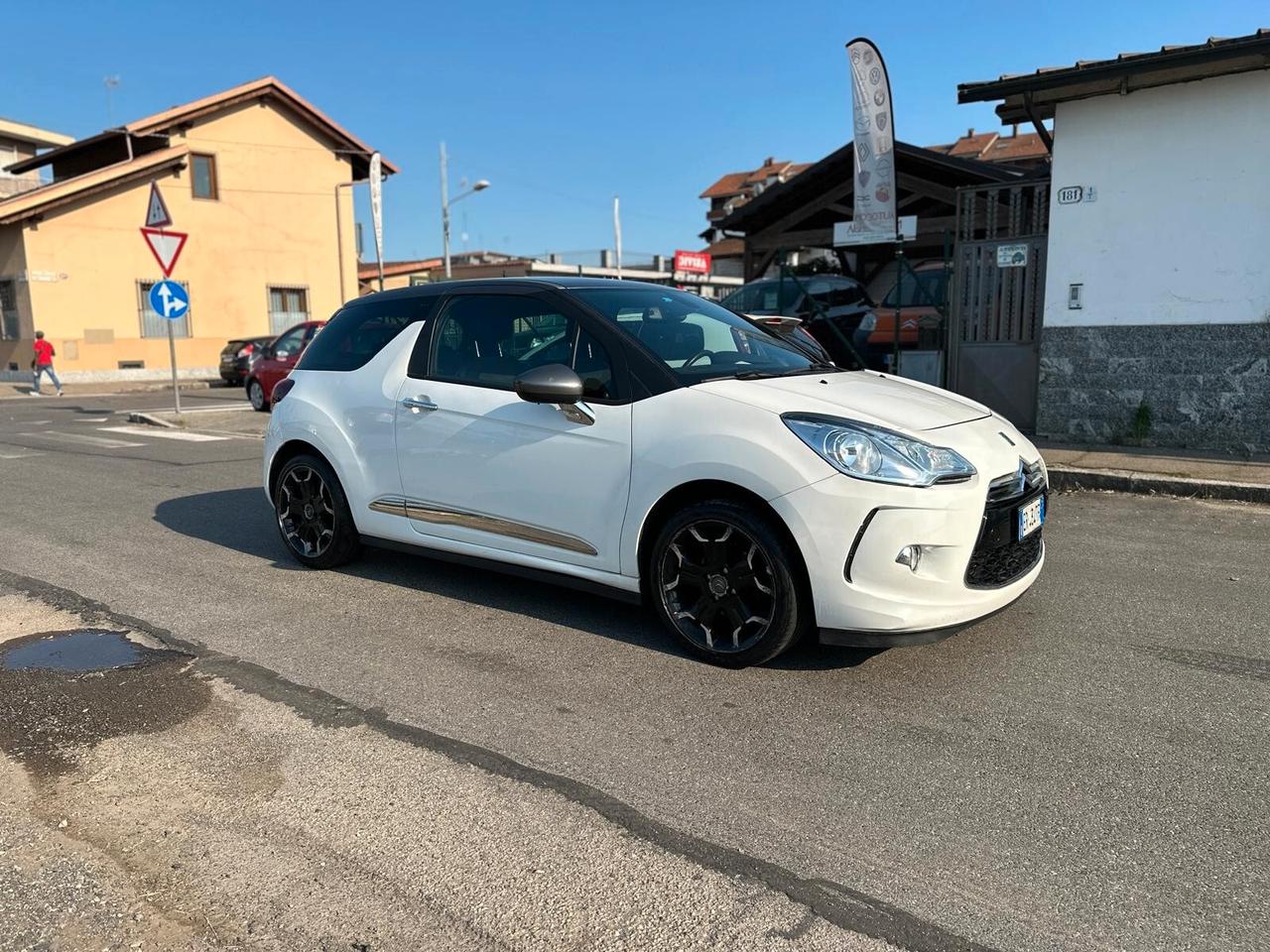 Ds DS3 DS 3 1.2 VTi 82 Just Black