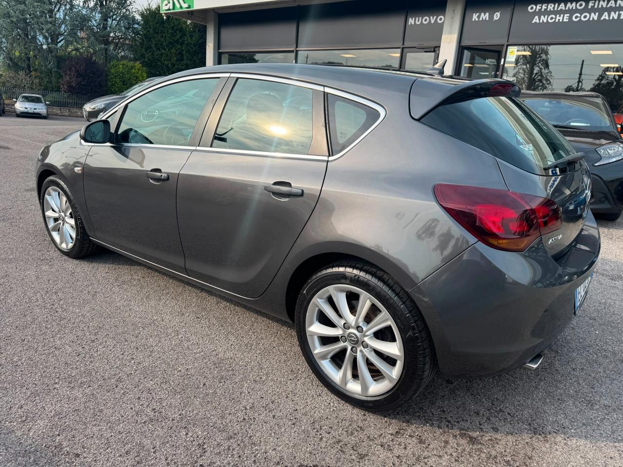 Opel Astra 2.0 CDTI 160 CV 5 porte Cosmo
