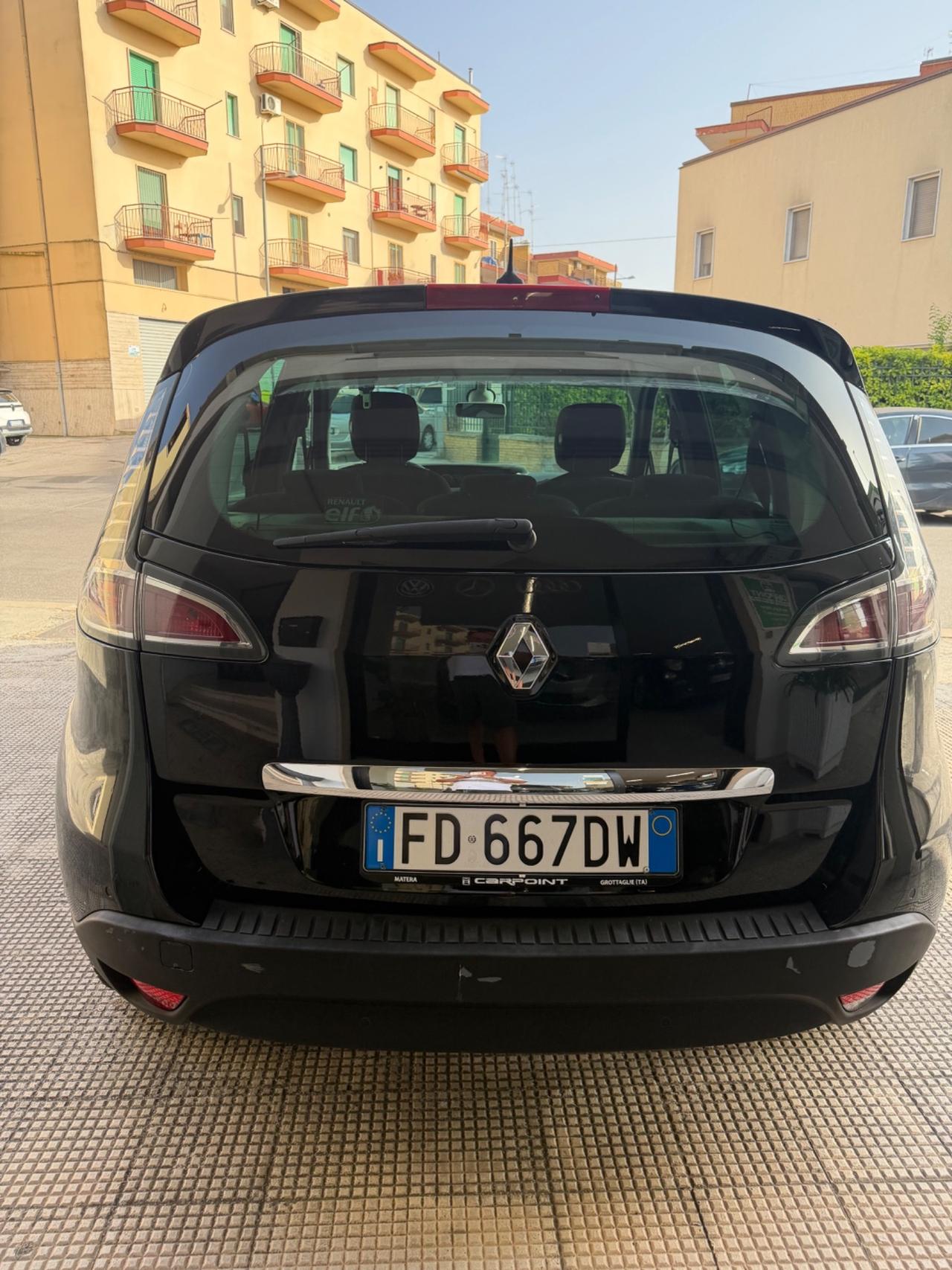 Renault Scenic Scénic XMod dCi 110 CV EDC Limited