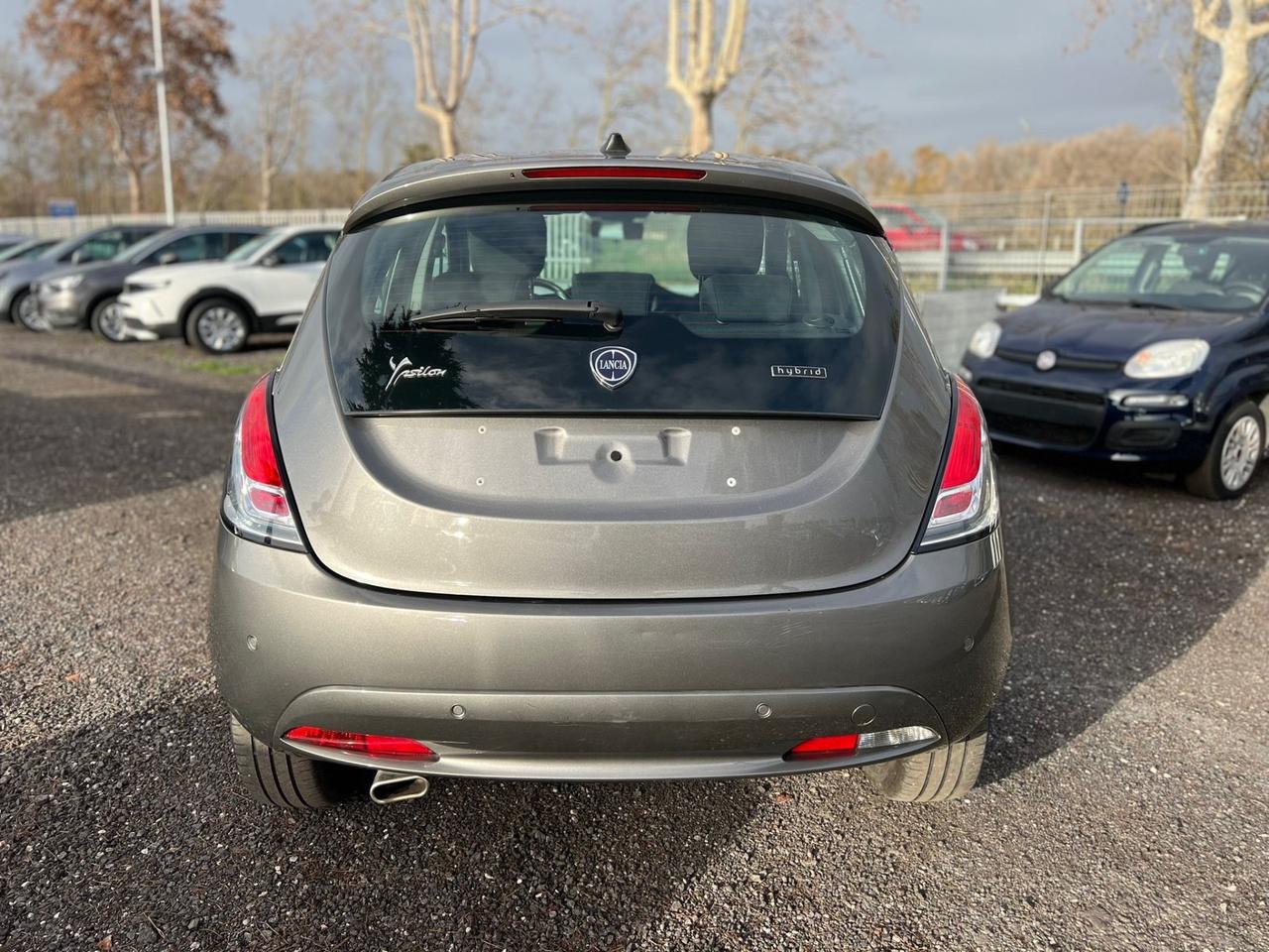 Lancia Ypsilon 1.0 FireFly Hybryd Gold