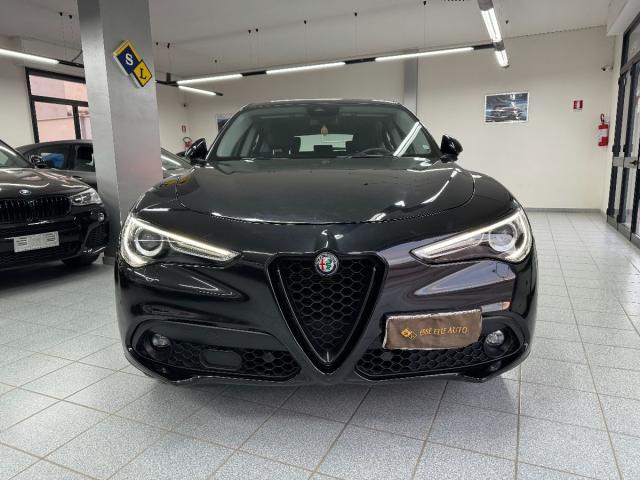 ALFA ROMEO STELVIO - 2.2 T.diesel 210 CV AT8 Q4 Exec. UNICO PROP/ IVA DEDUCIBILE/ RADAR/ NAVI/ RETROCAMERA