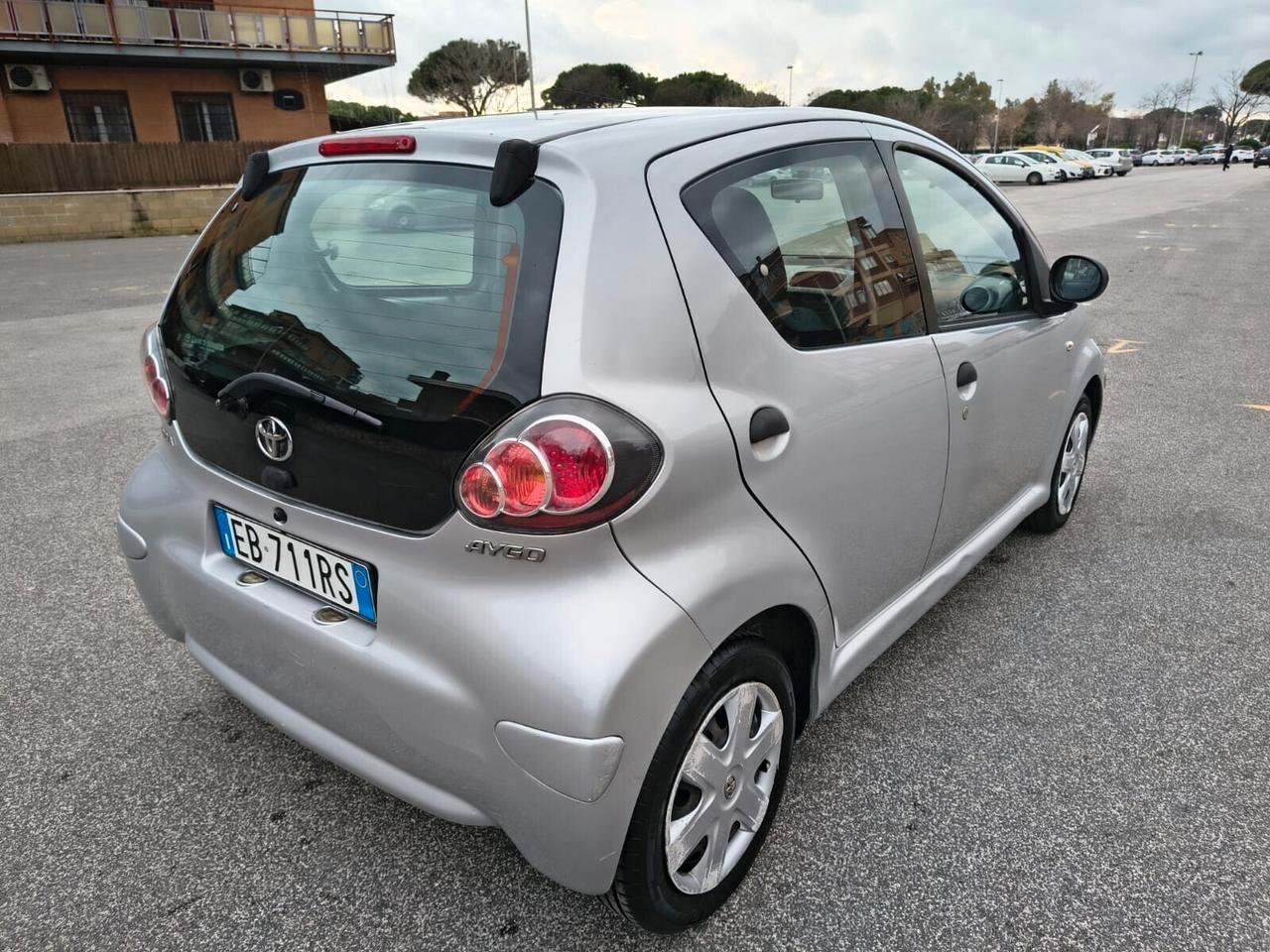 Toyota Aygo 1.0 68cv 5 porte TAGLIANDATA