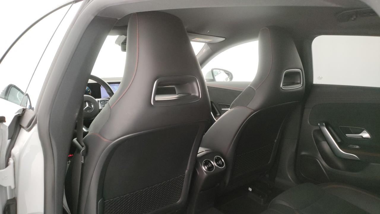 Mercedes-Benz CLA Shooting Brake 200 Premium auto