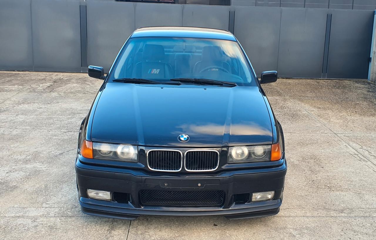 BMW 318is CLASS II ( 2500 esemplari )