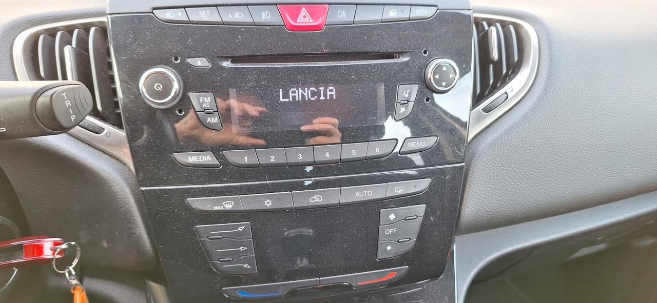 Lancia Ypsilon 1.2 69 CV 5 porte Gold