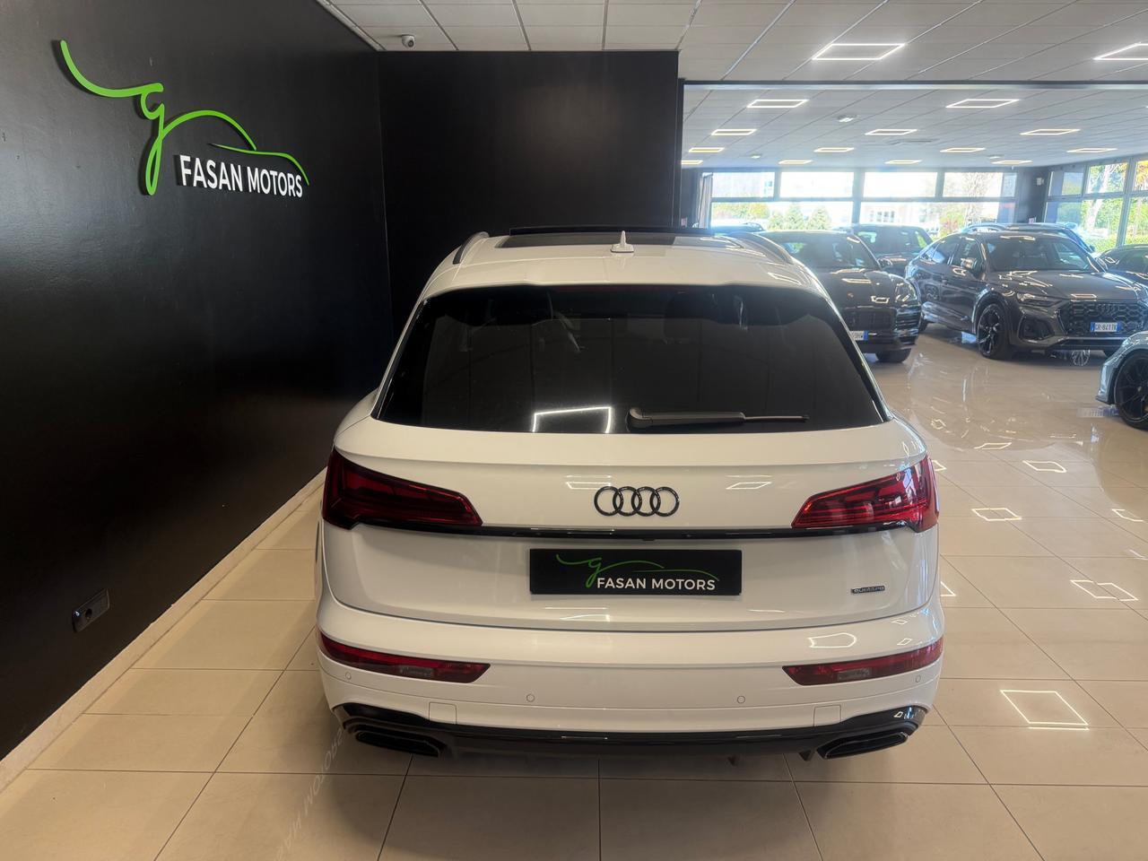 Audi Q5 40 2.0 tdi mhev 12V Identity Black quattro s-tronic