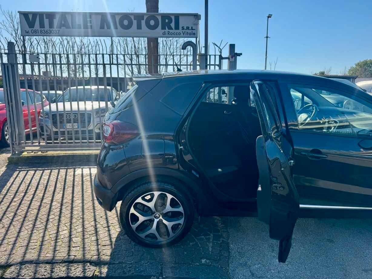 RENAULT CAPTUR 1.5 dCi 110 CV *FARI FULL LED