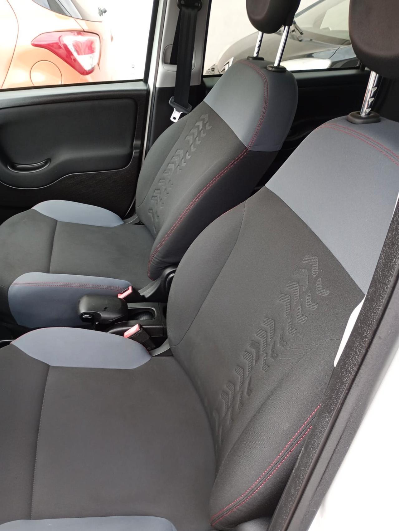 Fiat Panda 1.2 Lounge uconnect,pari al nuovo.