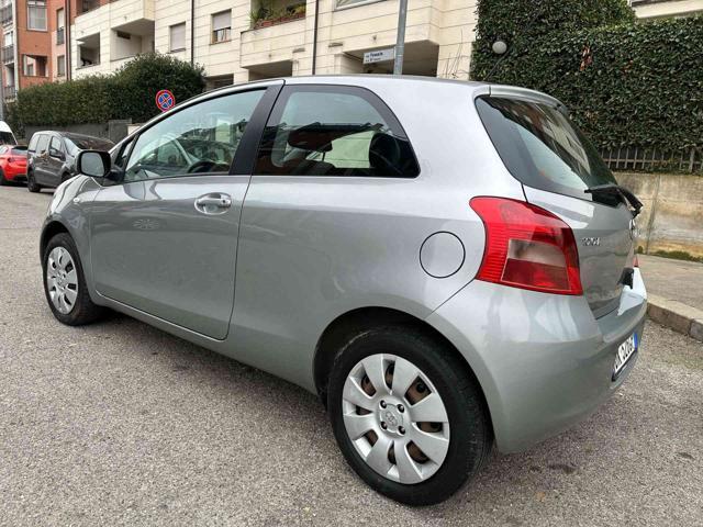 TOYOTA Yaris 1.0 3 porte Sol