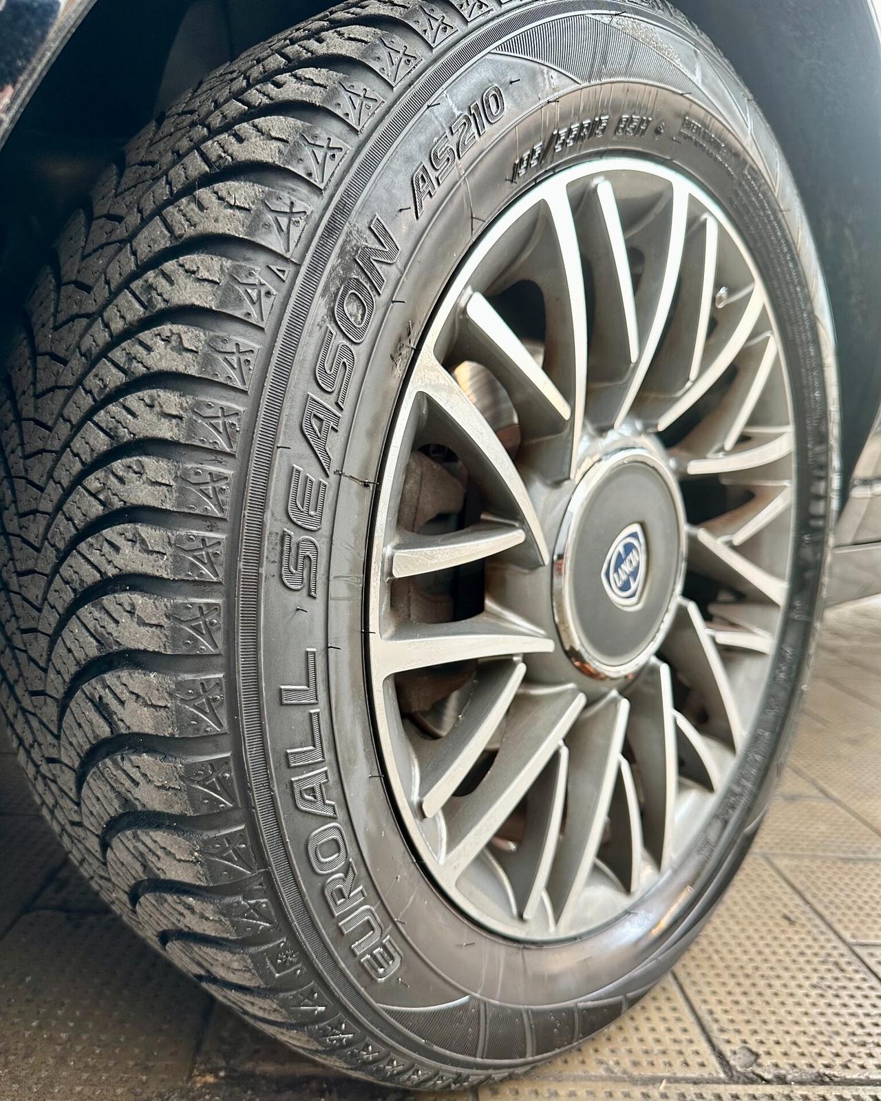 Lancia Ypsilon 1.2 Benz (Euro 4), ok neopat, uni propriet, impeccabile
