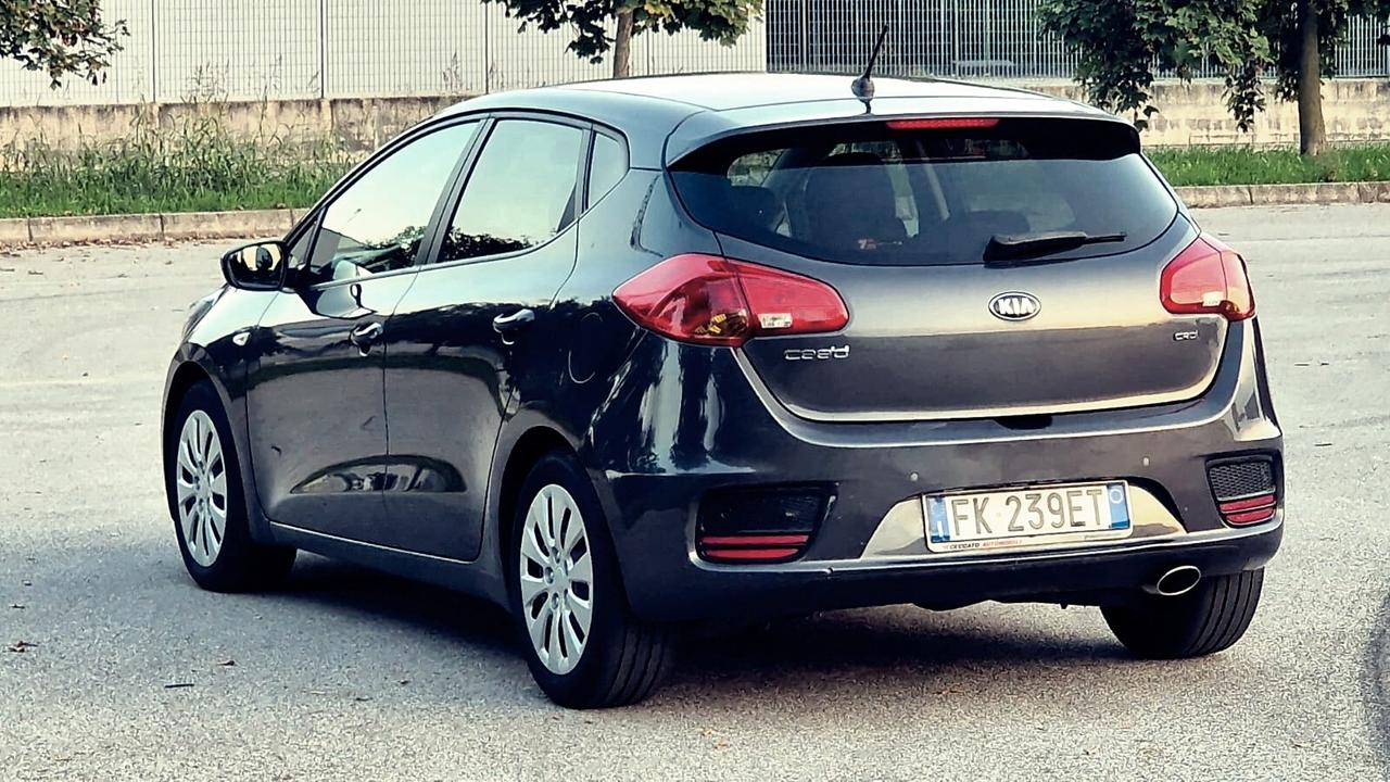 Kia Ceed cee'd 1.6 CRDi 110CV 5 porte