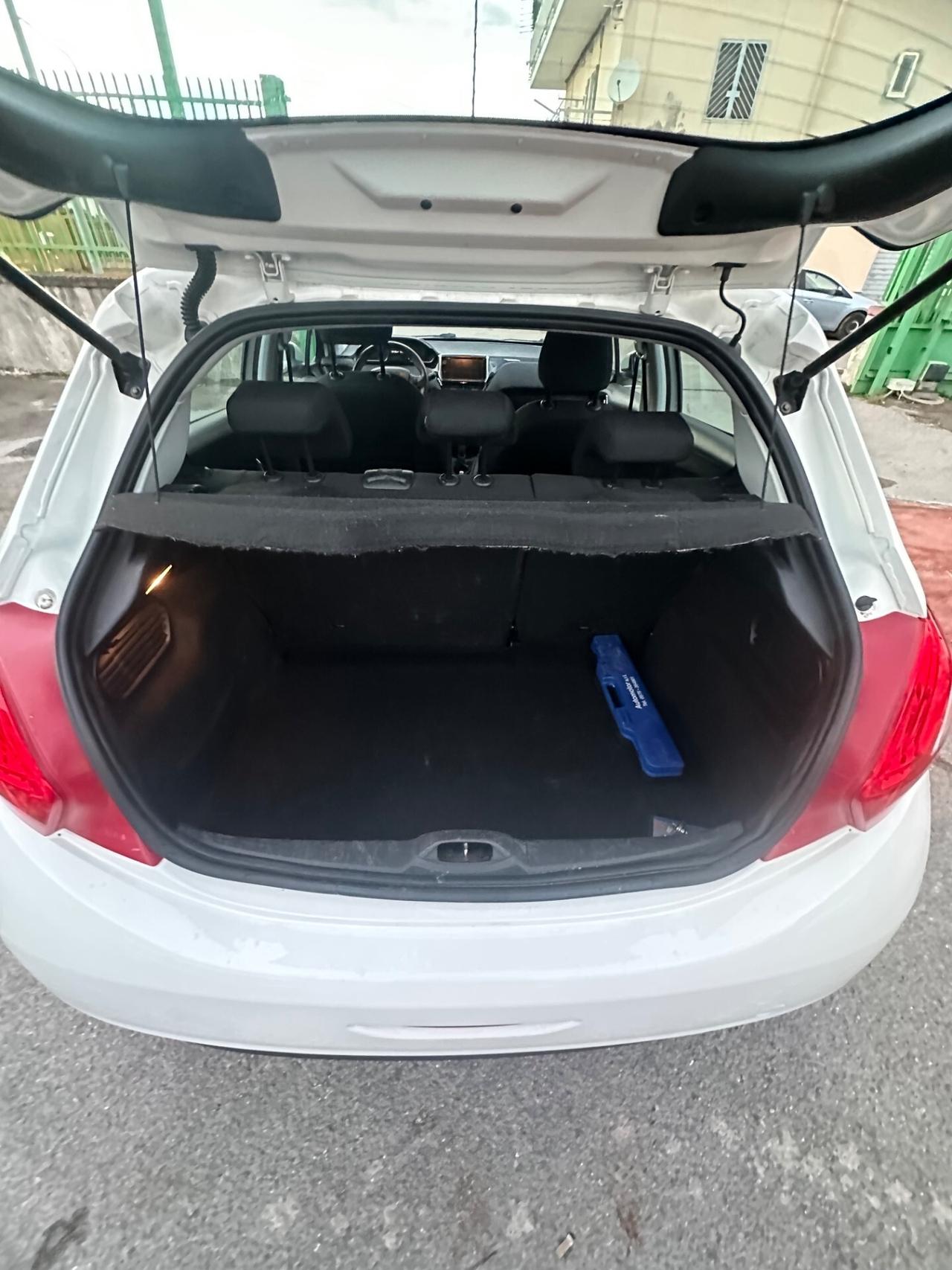 Peugeot 208 PureTech 82 5 porte Allure