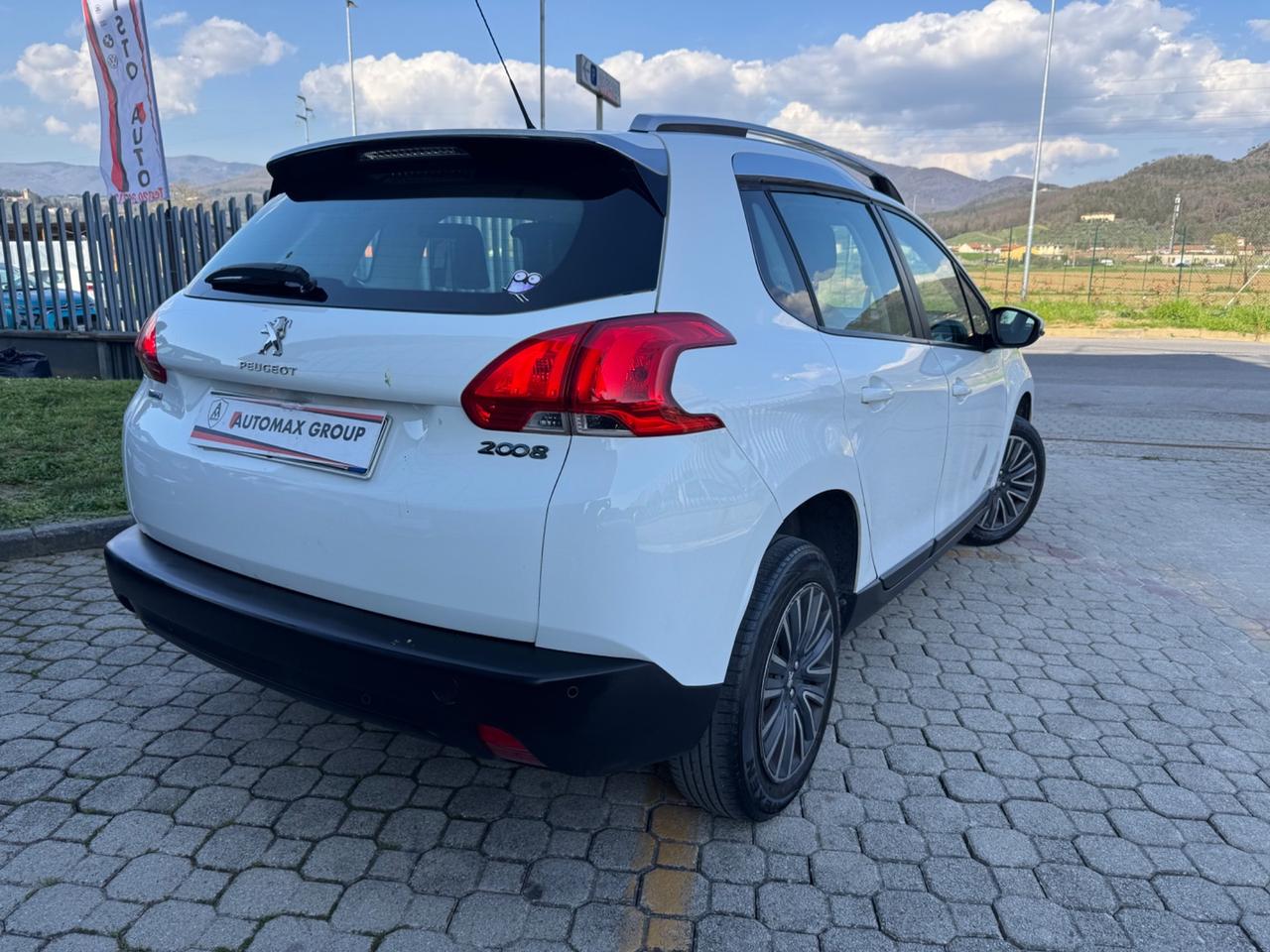 Peugeot 2008 BlueHDi 100 Black Matt