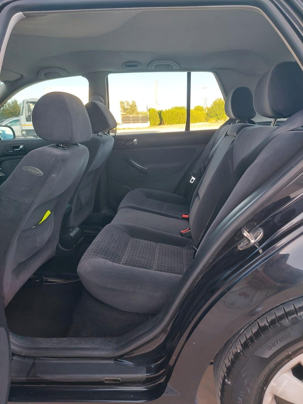 Volkswagen Golf 1.6 cat 5 porte Highline GPL