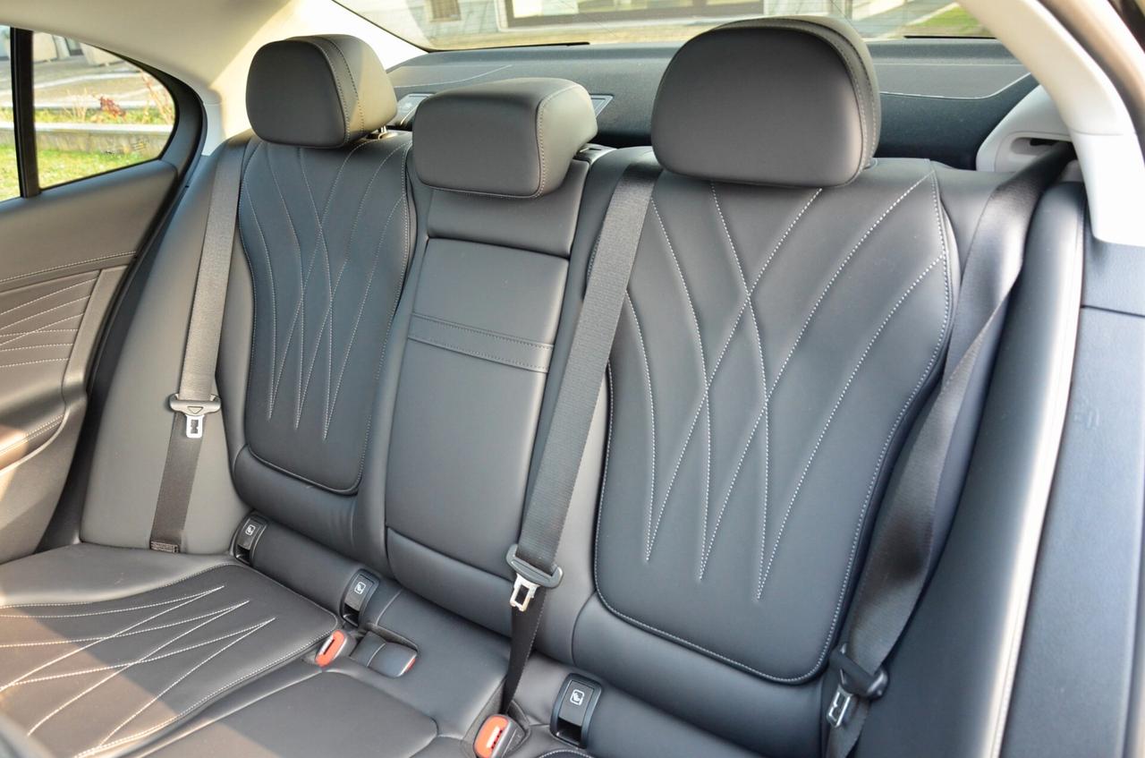 MERCEDES-BENZ 300d MHEV AMG LINE ADVANCED PLUS 4MATIC 265cv AUT, UNICOPROPRIETARIO, TETTO, HI-FI BURMESTER, DIGITAL LIGHT, PELLE, PERMUTE