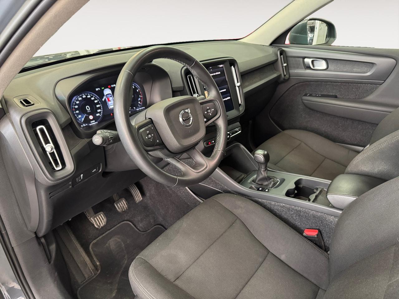 VOLVO XC40 1.5 t2 Momentum