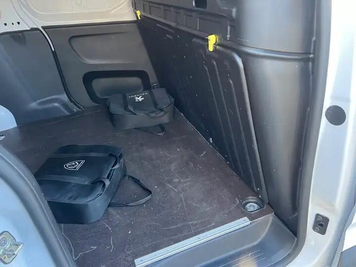 Peugeot Partner e-Partner motore elettrico 136 CV L2H1 Furgone Premium